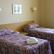 Twin bed room 