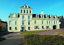 County Hotel